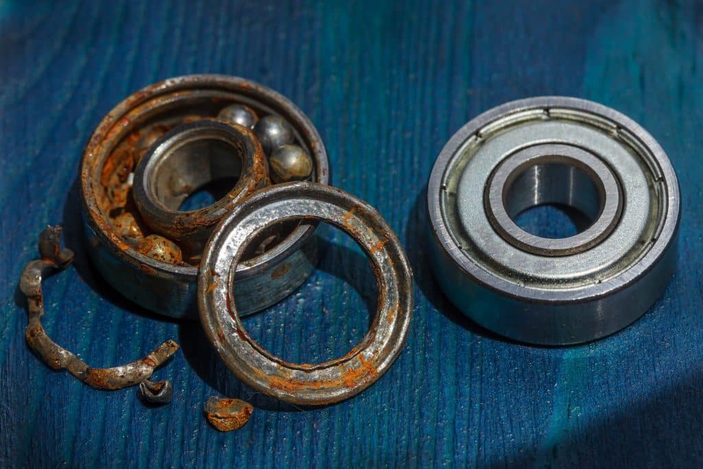 Comparison of corroded bearing and new bearing